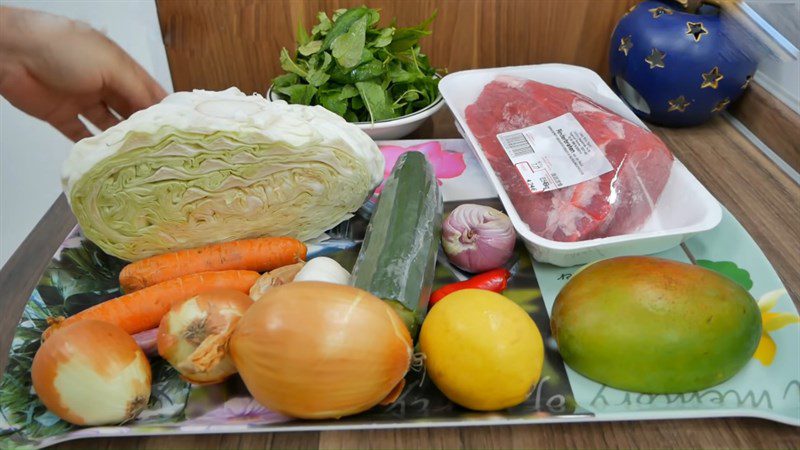 Ingredients for the dish 2 ways to make beef and shrimp cabbage salad deliciously crispy