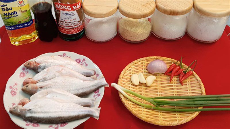 Ingredients for dish 2 how to make braised pineapple fish and braised fish with light seasoning