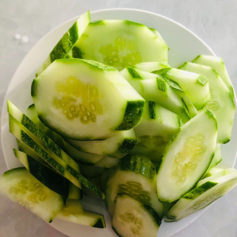 Step 1 Prepare ingredients for cucumber pineapple smoothie