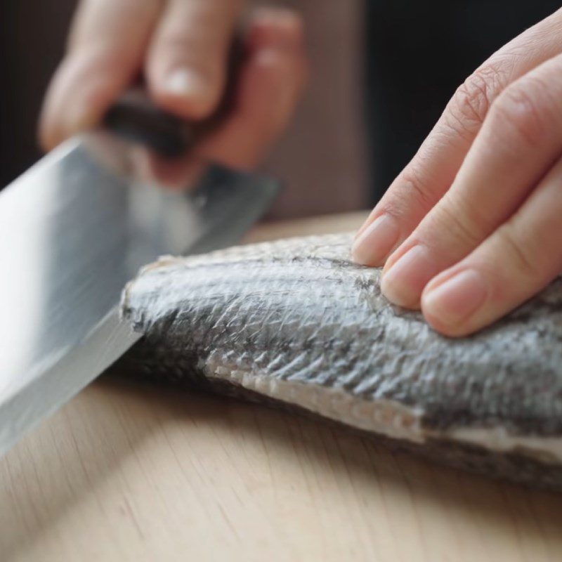 Step 1 Prepare the fish for Nha Trang fish cake noodles