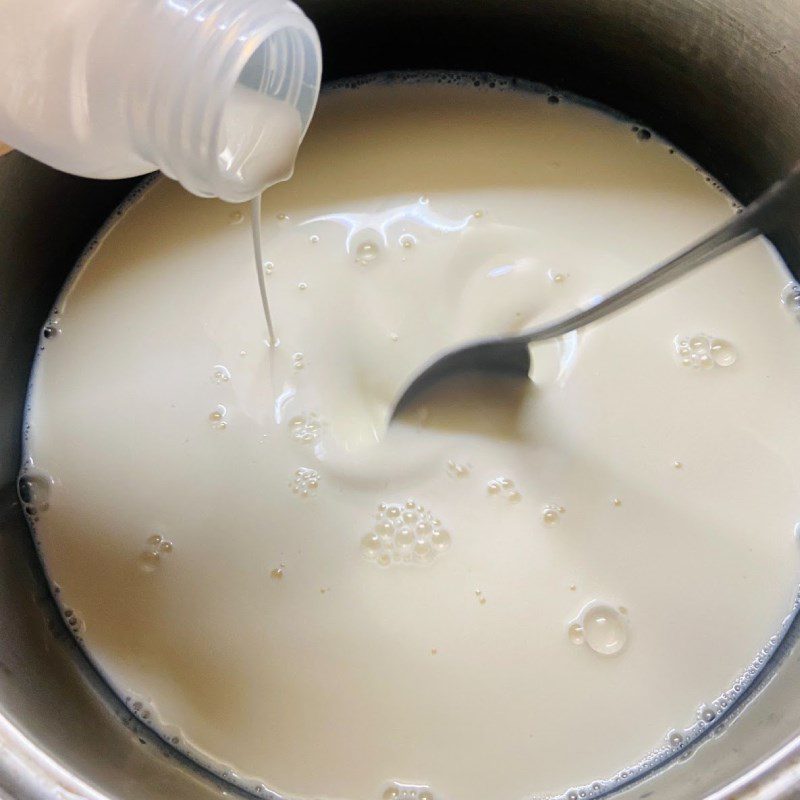 Step 1 Prepare Ingredients for Black Sticky Rice Yogurt (recipe shared by users)