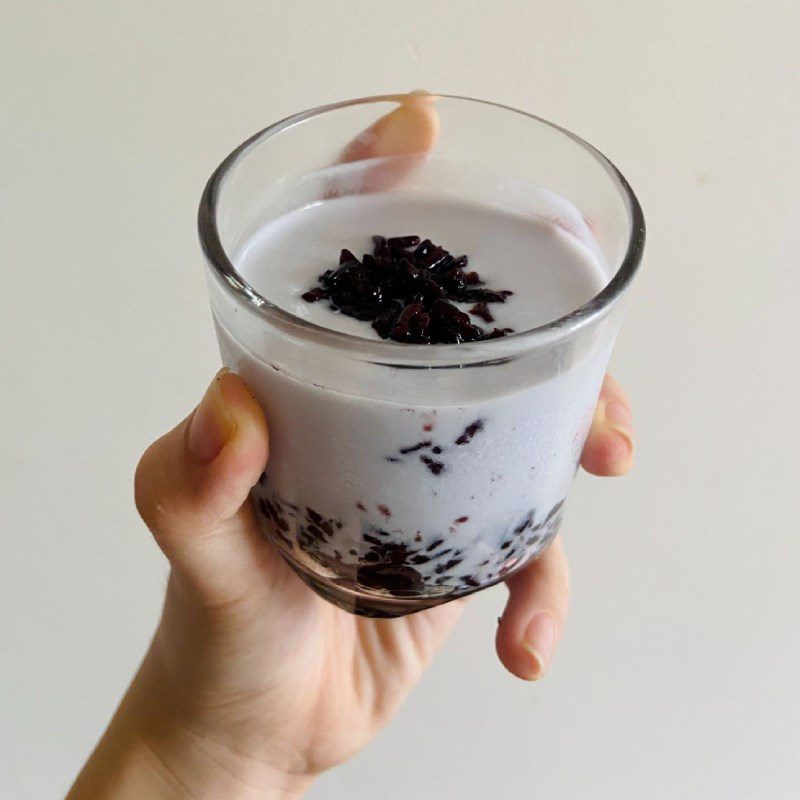 Step 4 Final product Yogurt with black sticky rice (recipe shared by a user)
