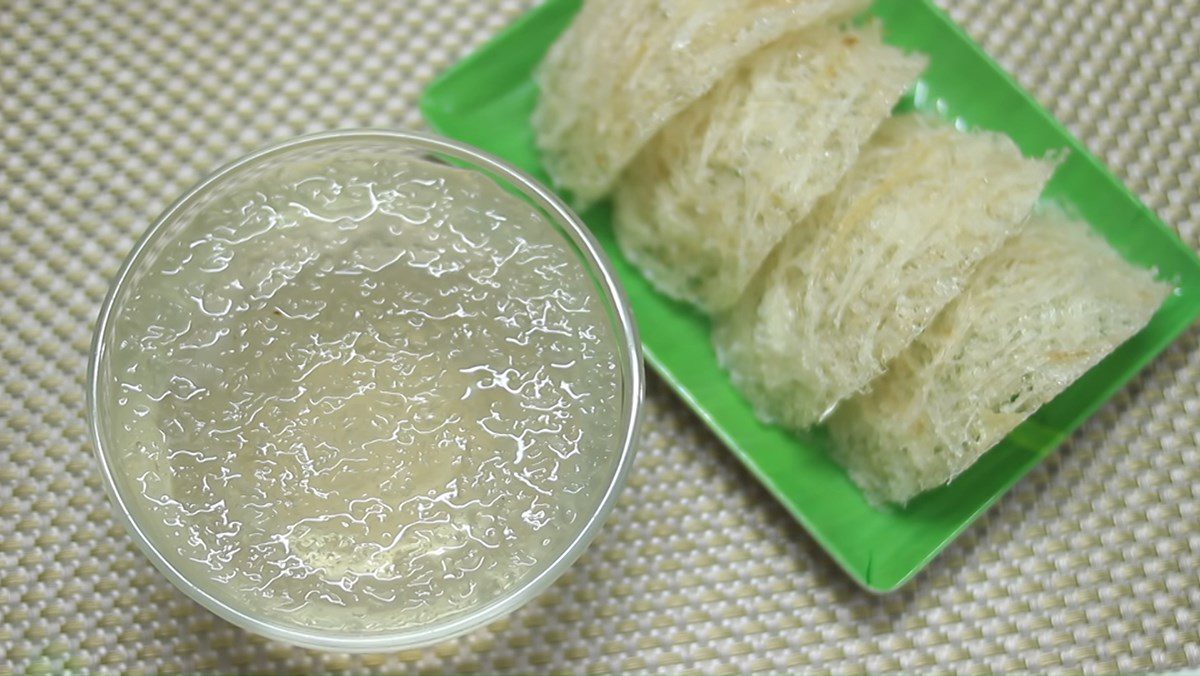 Steamed bird's nest with rock sugar