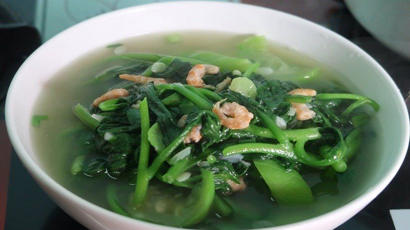 Purslane soup with shrimp