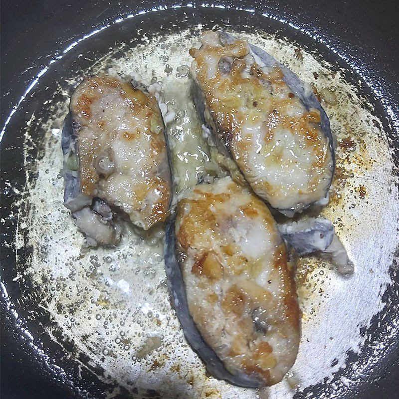 Step 4 Pan-fried mackerel Pan-fried mackerel