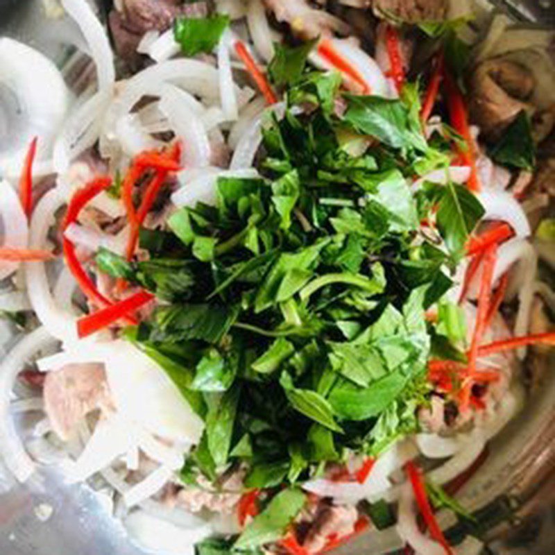 Step 4 Make Thai beef salad with lime and onion Thai beef salad with lime and onion