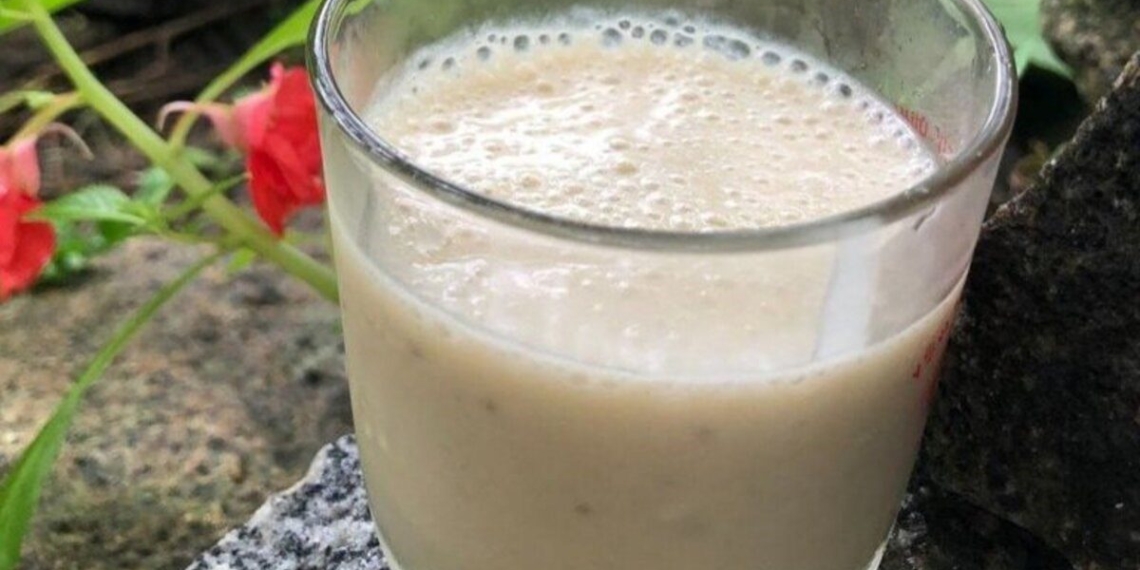 banana smoothie nourishing beautiful skin 01006