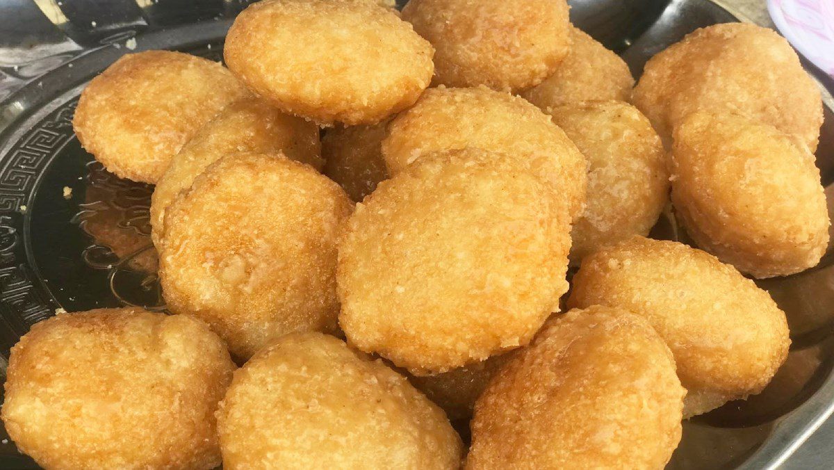2 Ways to Make Delicious Donuts Right at Home 21 Fried cake with sugar (recipe shared by a user)