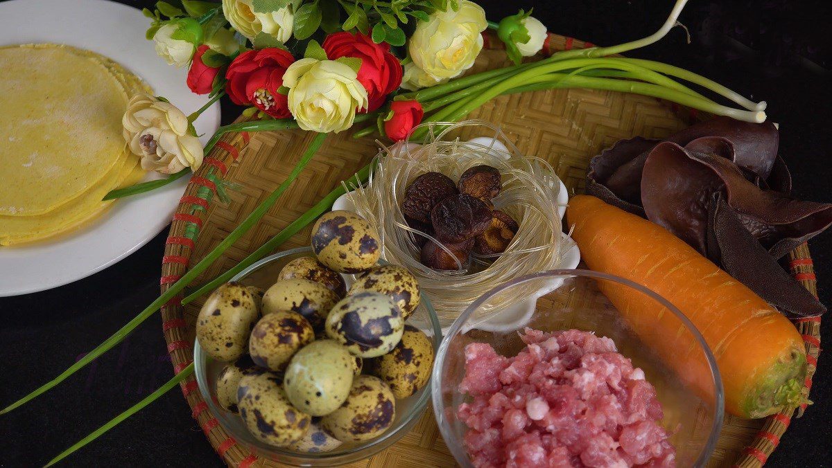 Ingredients for the dish of dumplings (fried pastry) with meat filling using an air fryer