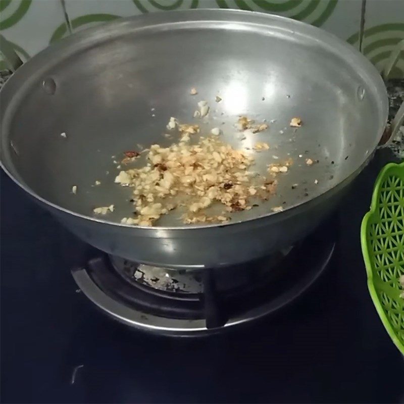 Step 5 Frying the fish stomach Fried stuffed basa fish stomach