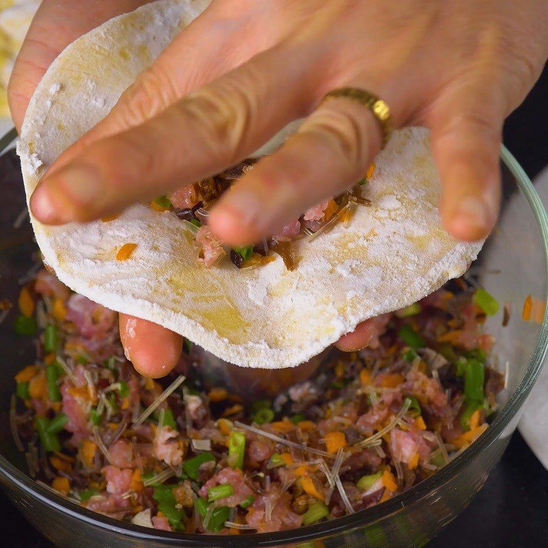 Step 3 Wrap the filling and fold the dumplings with meat using an air fryer