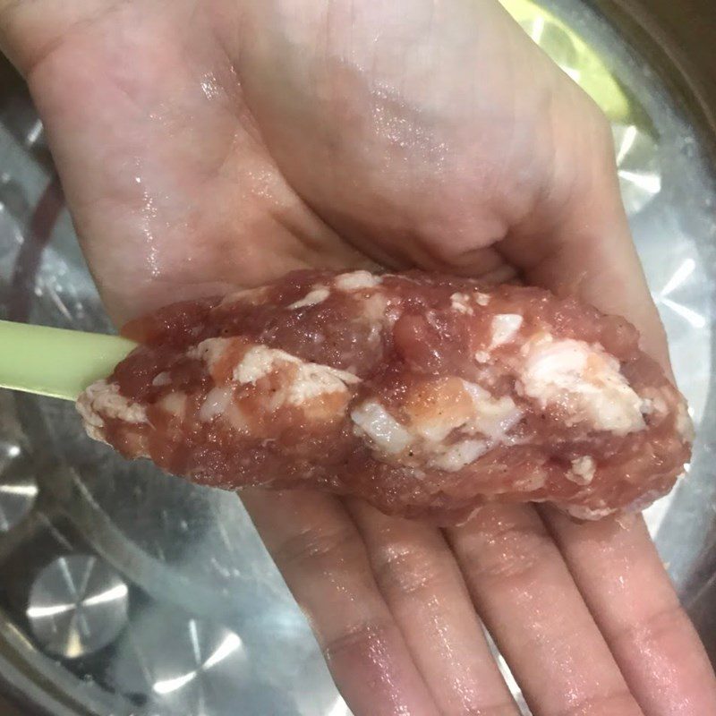 Step 4 Wrap the meat in lemongrass Fried lemongrass wrapped meat
