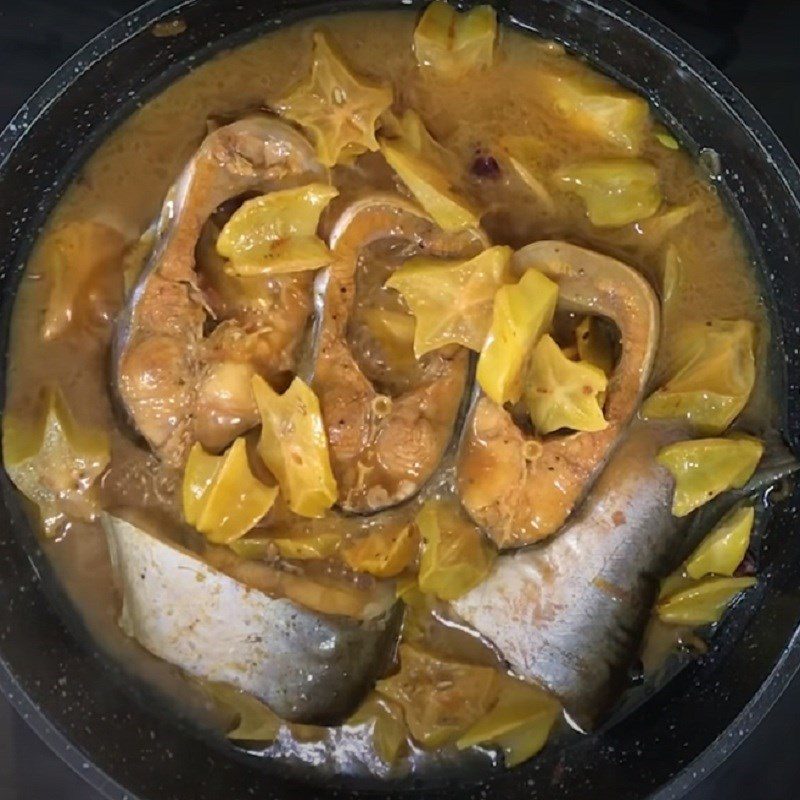 Step 4 Caramelizing Fish Catfish with Starfruit