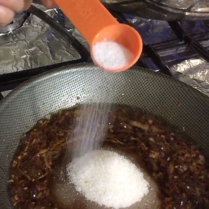 Step 4 Make the sauce for steamed flatfish with vermicelli