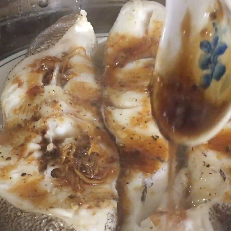 Step 5 Steam the fish for steamed flatfish with vermicelli