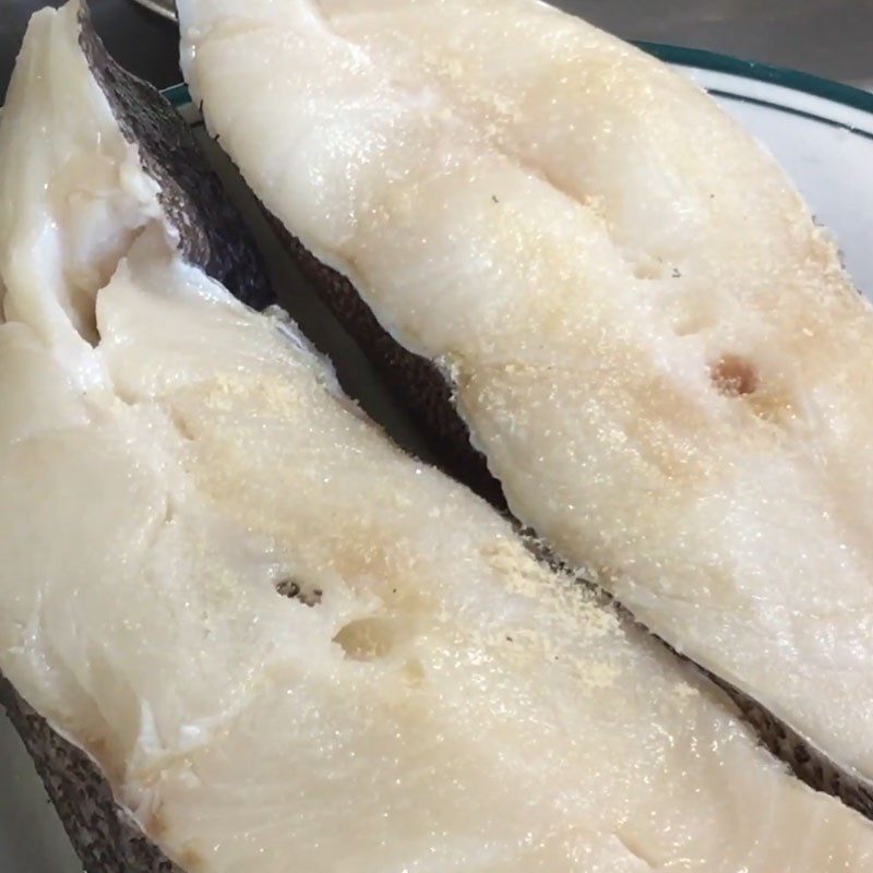 Step 1 Prepare and marinate the flounder Steamed flounder with vermicelli