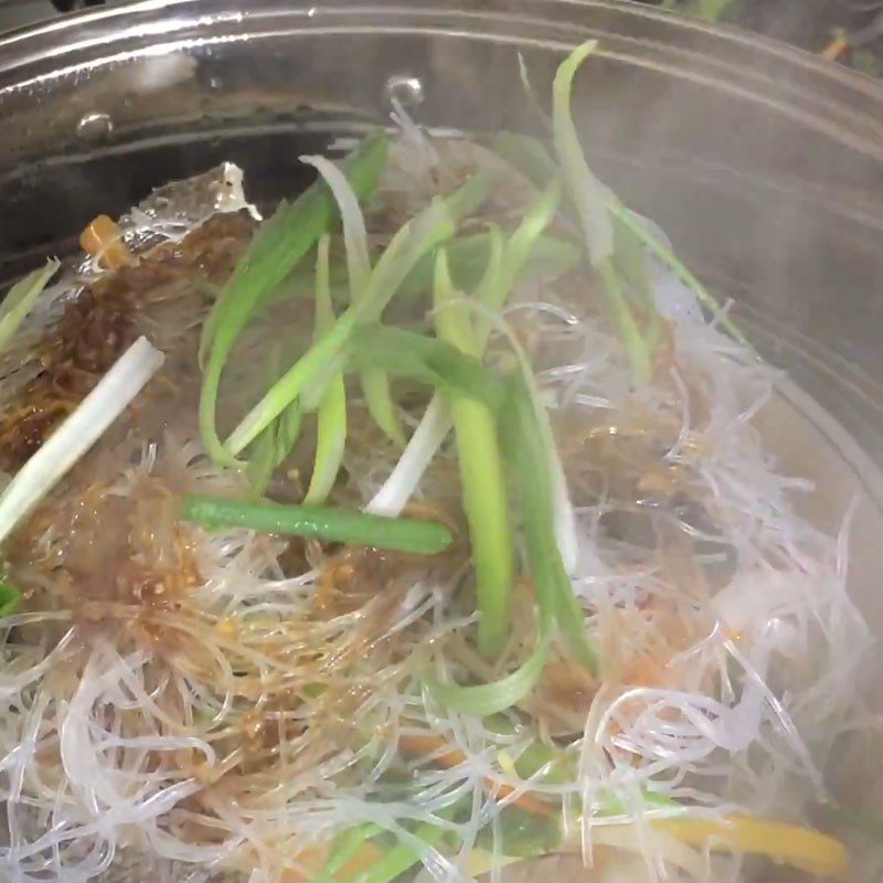 Step 5 Steamed flatfish with vermicelli
