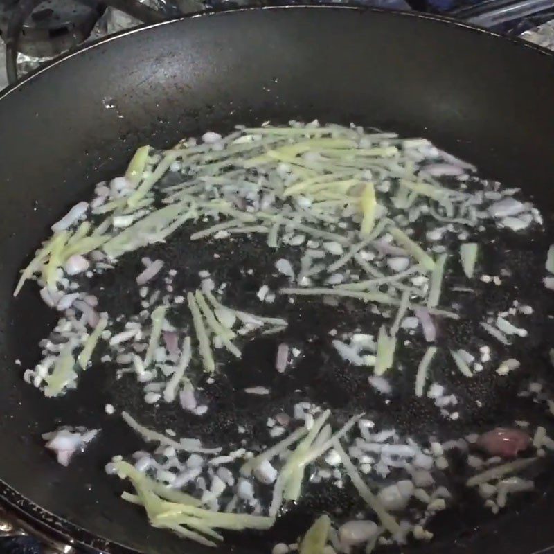 Step 3 Sauté the ingredients Steamed flatfish with vermicelli