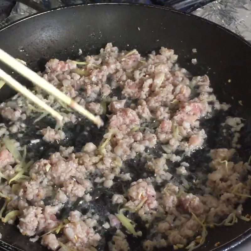 Step 3 Sauté the ingredients Steamed flatfish with vermicelli