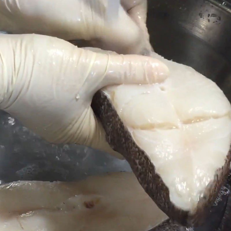 Step 1 Prepare and marinate the flounder Steamed flounder with vermicelli