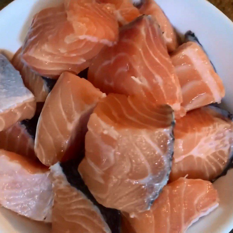 Step 1 Prepare the salmon Pineapple Braised Salmon