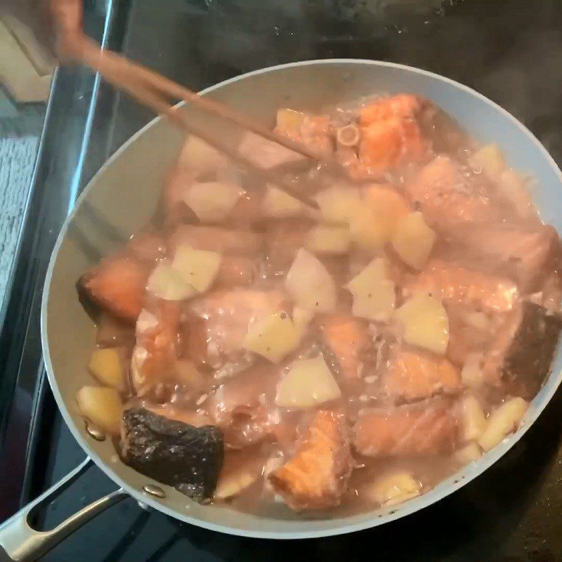 Step 5 Fish Stew Salmon Stewed with Pineapple