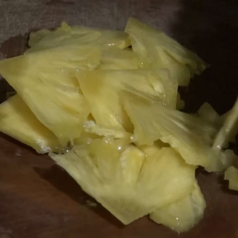 Step 2 Prepare other ingredients Sour fish soup with sour bamboo shoots