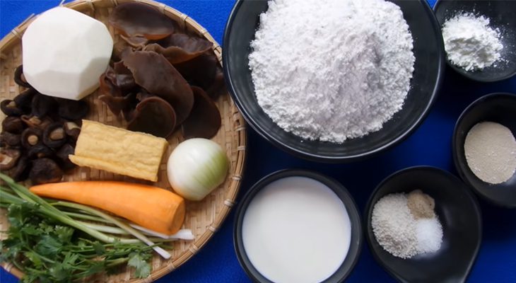 Ingredients for vegetarian bun dish