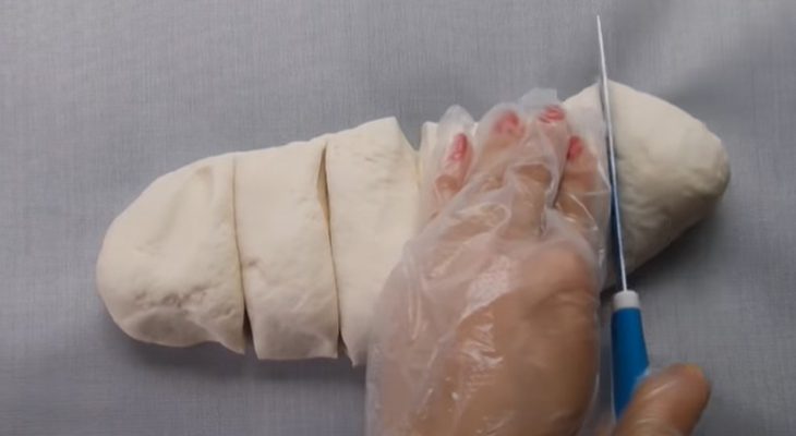 Step 5 Shaping buns Vegetarian buns