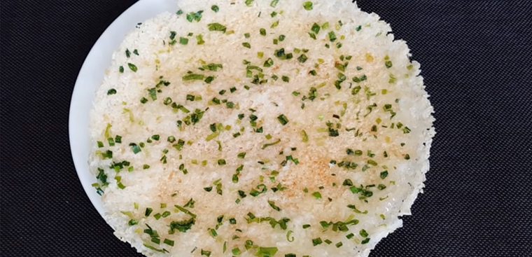 Step 4 Final product Crispy rice with onion oil from leftover rice