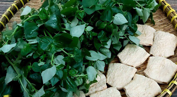 Ingredients for vegetarian crab claw salad