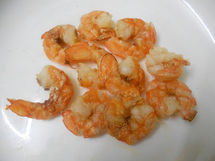 Step 2 Peeling the Shrimp Dried Shrimp