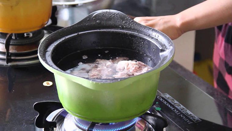 Step 2 Make the broth for Sa Dec Hu Tieu