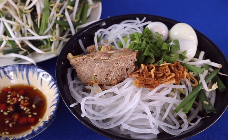 Step 5 Complete and decorate the dish Crab rice noodles