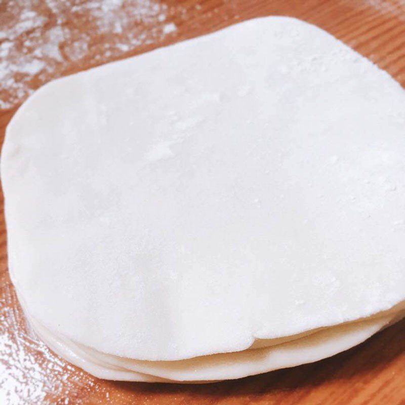 Step 4 Rolling the dough for the spring roll wrapper - crispy wrapper