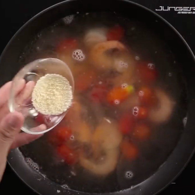 Step 4 Cooking soup Sour soup with shrimp and coconut heart
