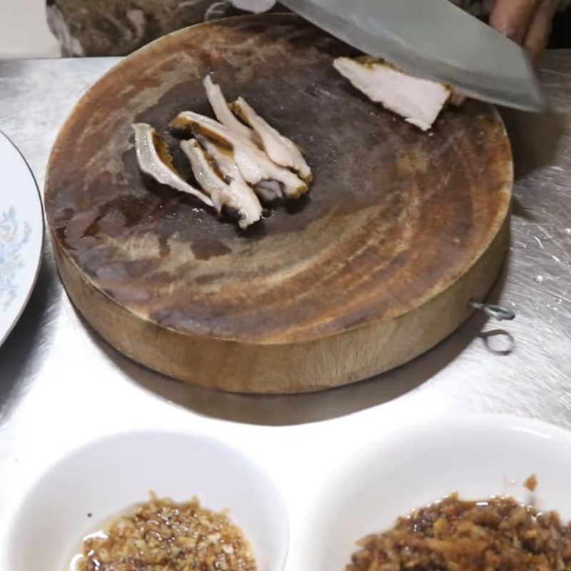 Step 7 Cut the stomach and pig ears Hủ tiếu hồ