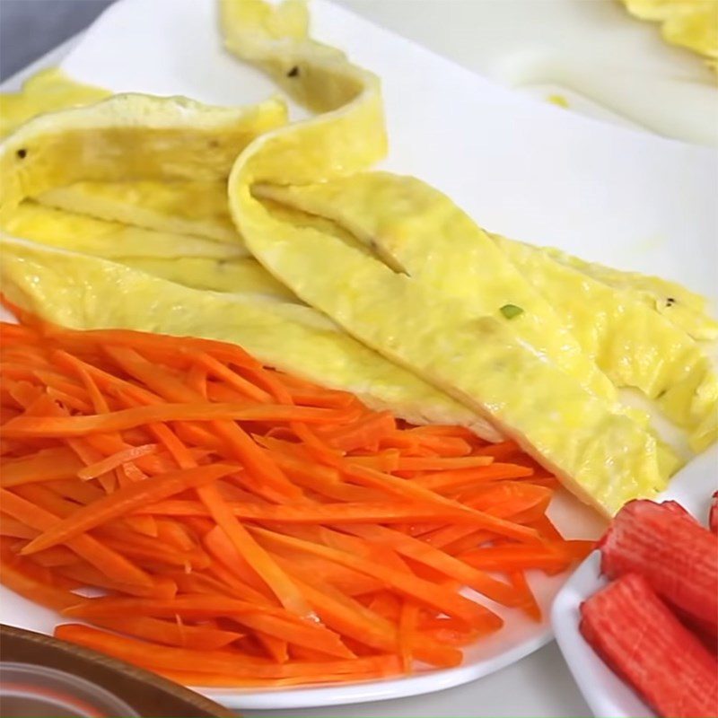 Step 3 Cutting ingredients for kimbap Spicy Tuna Kimbap