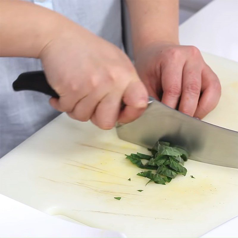 Step 3 Cutting ingredients for kimbap Spicy Tuna Kimbap