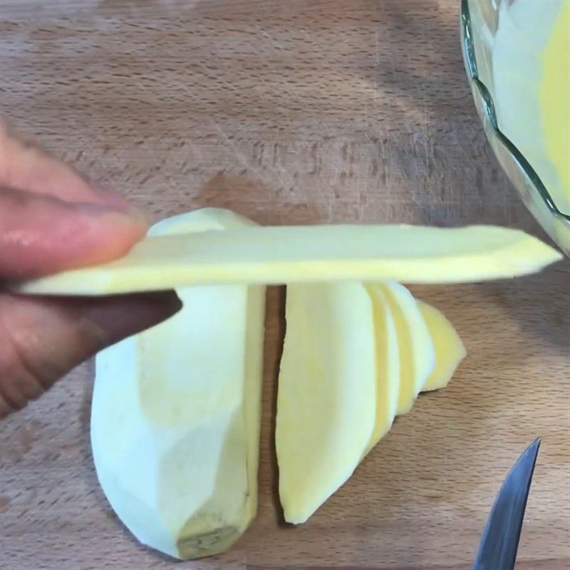 Step 2 Cut the sweet potato Fried Banana Sweet Potato Coconut Cake