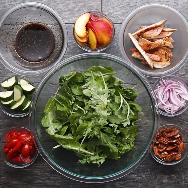 Step 5 Slice the ingredients Grilled peach salad