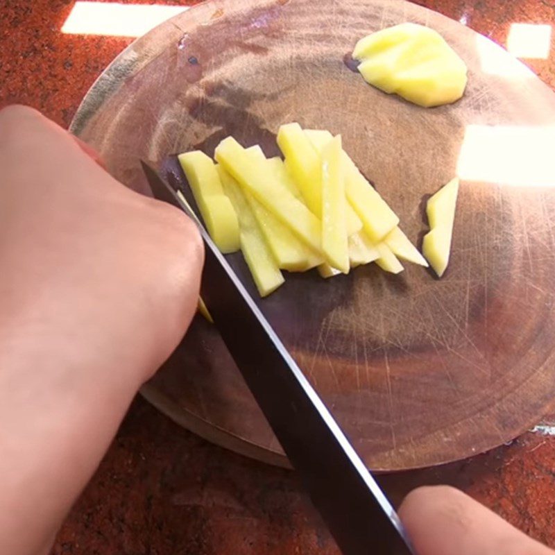 Step 2 Chop the potatoes Cheese powder potatoes