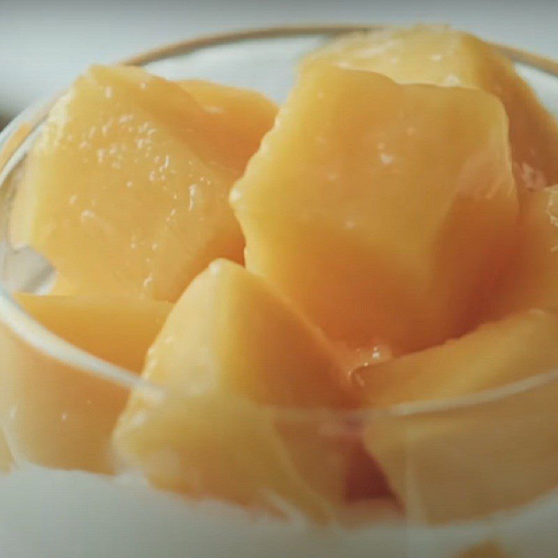 Step 4 Cut mango Fresh mango panna cotta