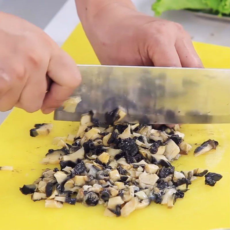 Step 1 Prepare and stir-fry snails Steamed Snail Cake