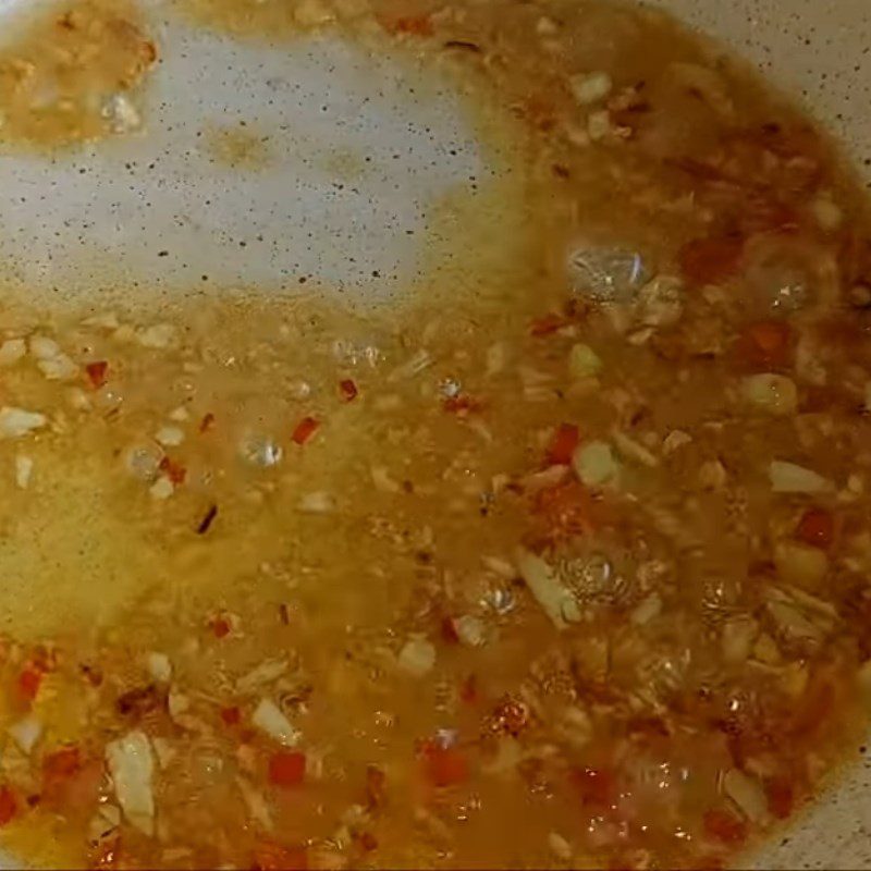 Step 3 Make fish sauce Fried pig trotters with fish sauce