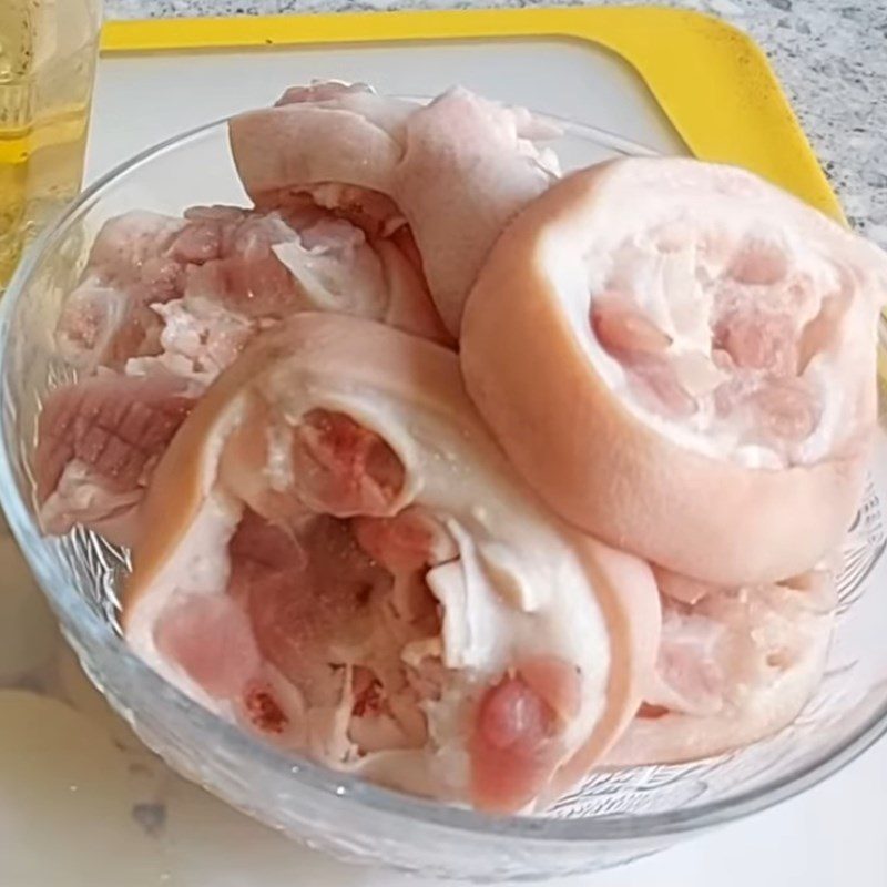 Step 1 Prepare the pork hocks Fried Pork Hocks with Fish Sauce