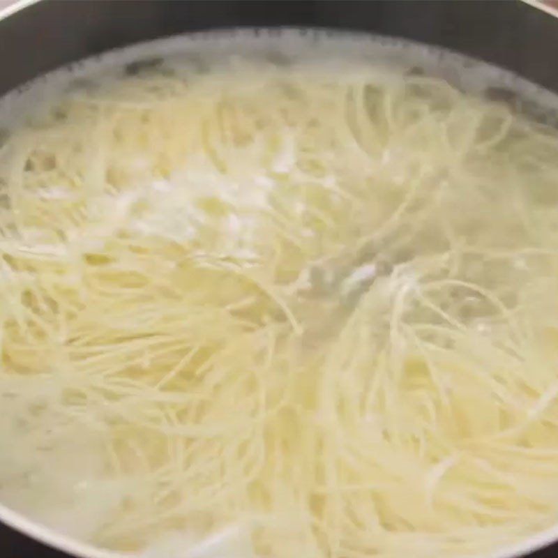 Step 3 Blanch the noodles Somen noodles with stir-fried vegetables