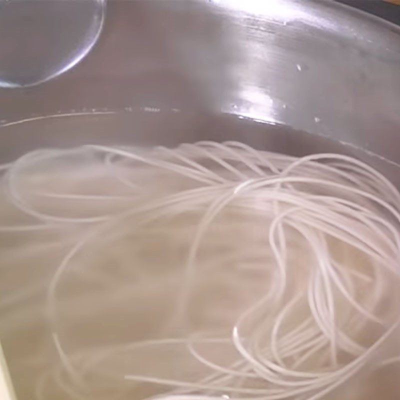 Step 4 Blanching noodles Somen noodles with mixed vegetables