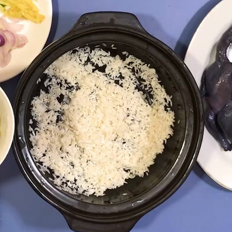 Step 2 Prepare other ingredients Black chicken porridge with mung beans