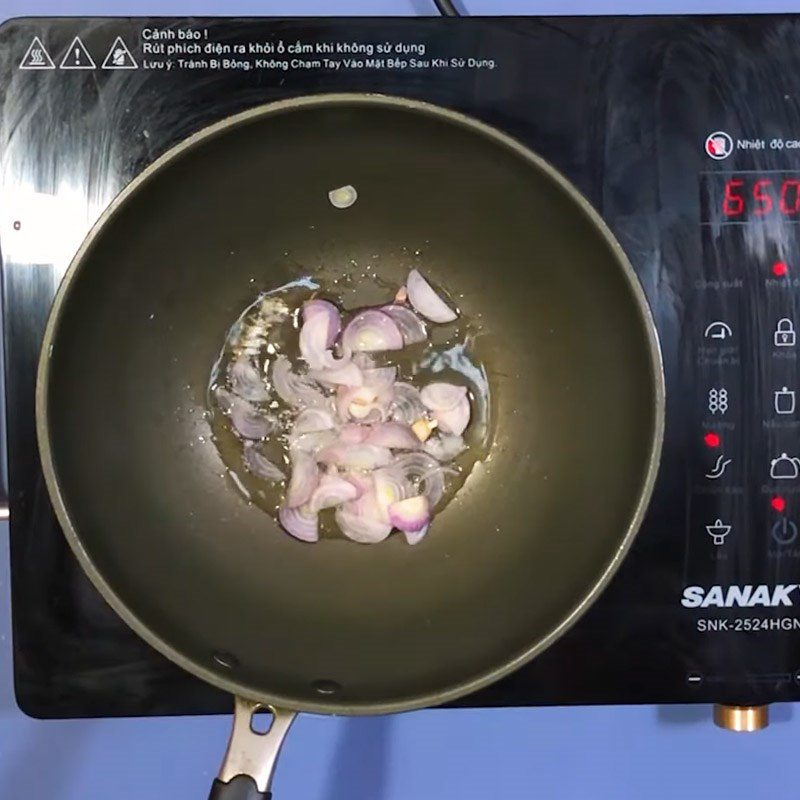 Step 3 Sauté black chicken Black chicken porridge with mung beans